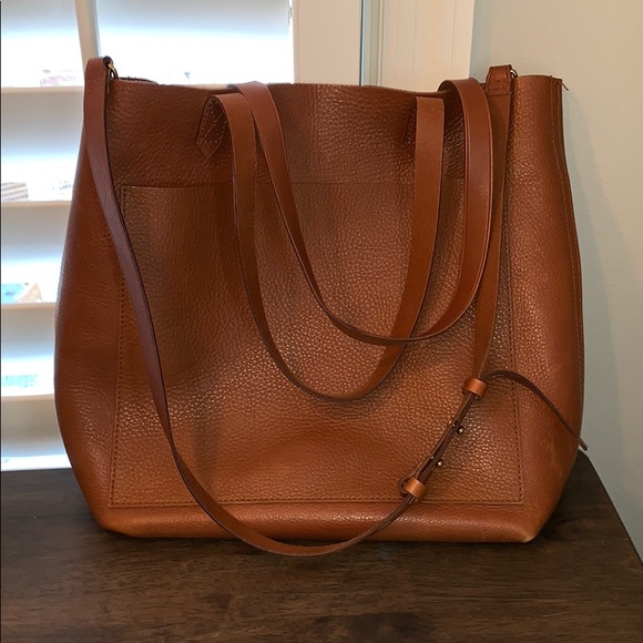 Madewell Handbags - Madewell medium transport tote in English saddle